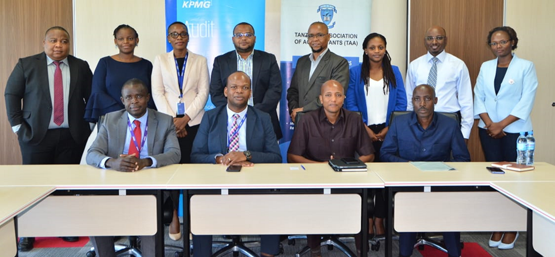 Mkurugenzi wa Bodi ya Wahasibu na Wakaguzi wa Hesabu Tanzania CPA Pius Maneno na Rais wa Chama cha Wahasibu Tanzania CPA Godvictor Lyimo leo tarehe 13/04/2022 wamefanya kikao kujadili masuala mbalimbali ikiwemo sheria mpya ya Wahasibu na Wakaguzi.  Katika kikao hicho Rais wa Chama cha Wahasibu Tanzania CPA Godvictor Lyimo  alimuomba Mkurugenzi huyo kufanyia kazi suala la penalt $500 ambayo inakusudiwa kutozwa wahasibu ambao hawakutimiza masaa ya CPD na Mkurugenzi wa bodi ya Wahasibu na Wakaguzi aliahidi Kulifanyia kazi Suala hilo na Kutoa mrejesho